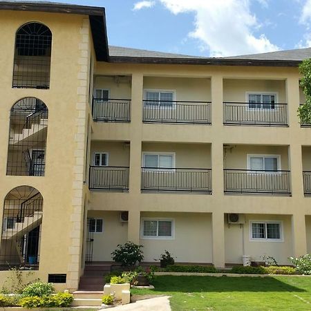 Donhead New Kingston Apt 3 Exterior foto